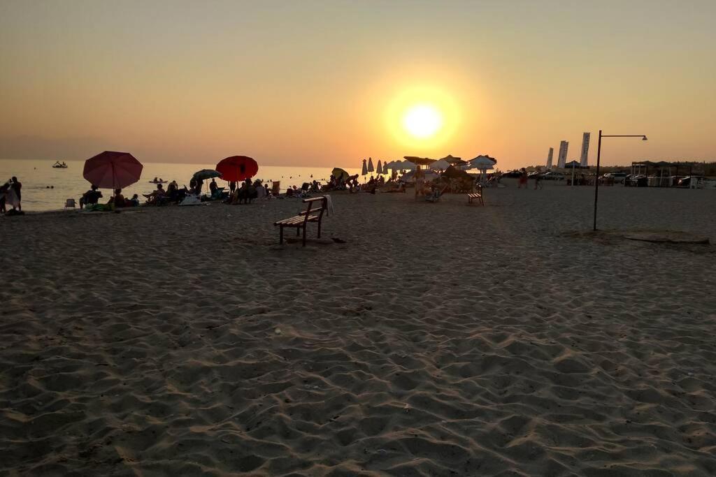 Αξέχαστη Διαμονή - Unforgettable Accommodation Nea Kallikrateia Exterior photo